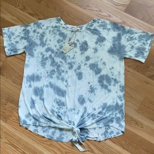NWT easel brand blue /white dip dye tunic